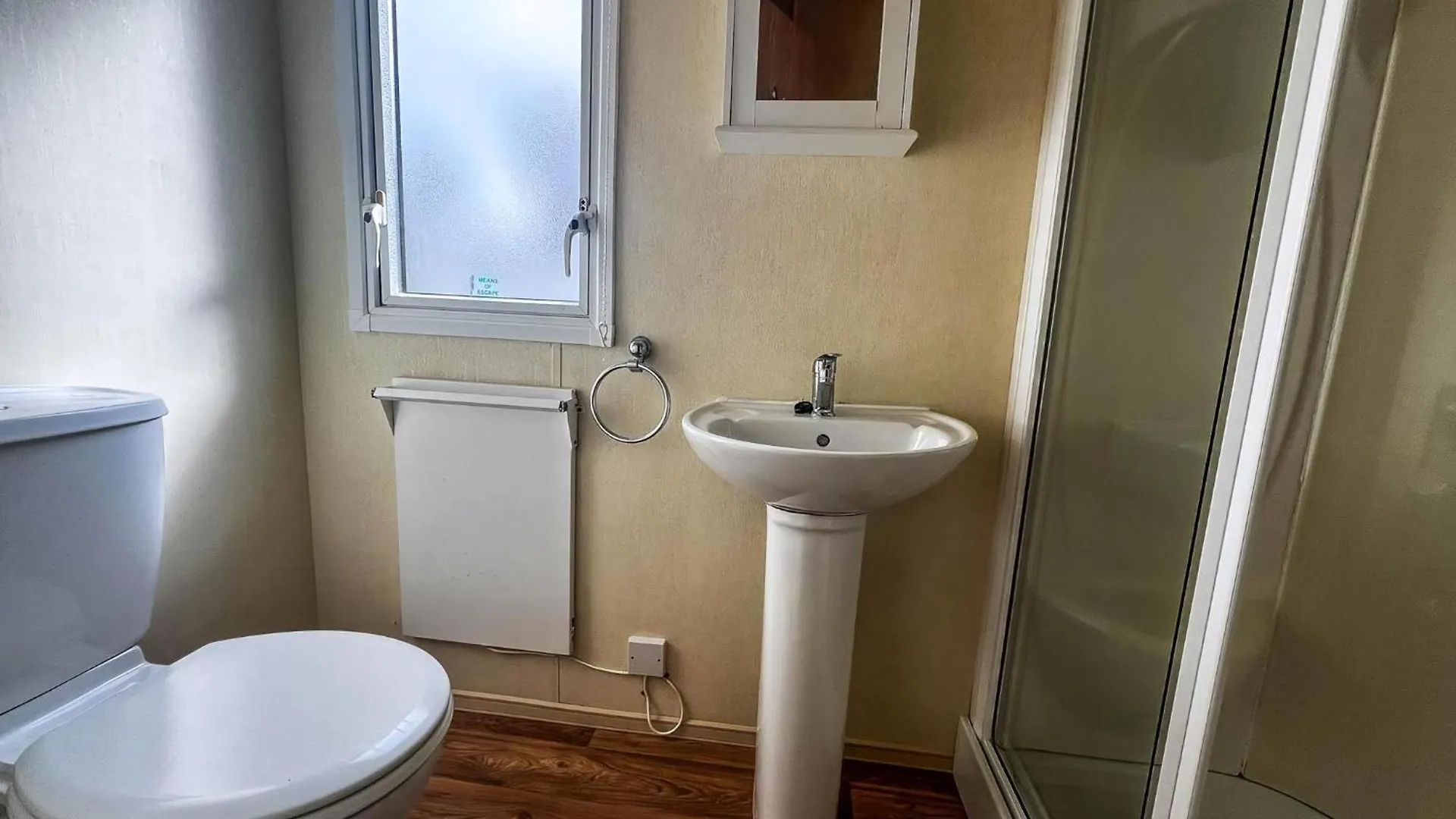 Lovely 6 Berth Caravan With Free Wifi At Sand Le Mere, Yorkshire Ref 71011C Tunstall  Tunstall (East Riding of Yorkshire)