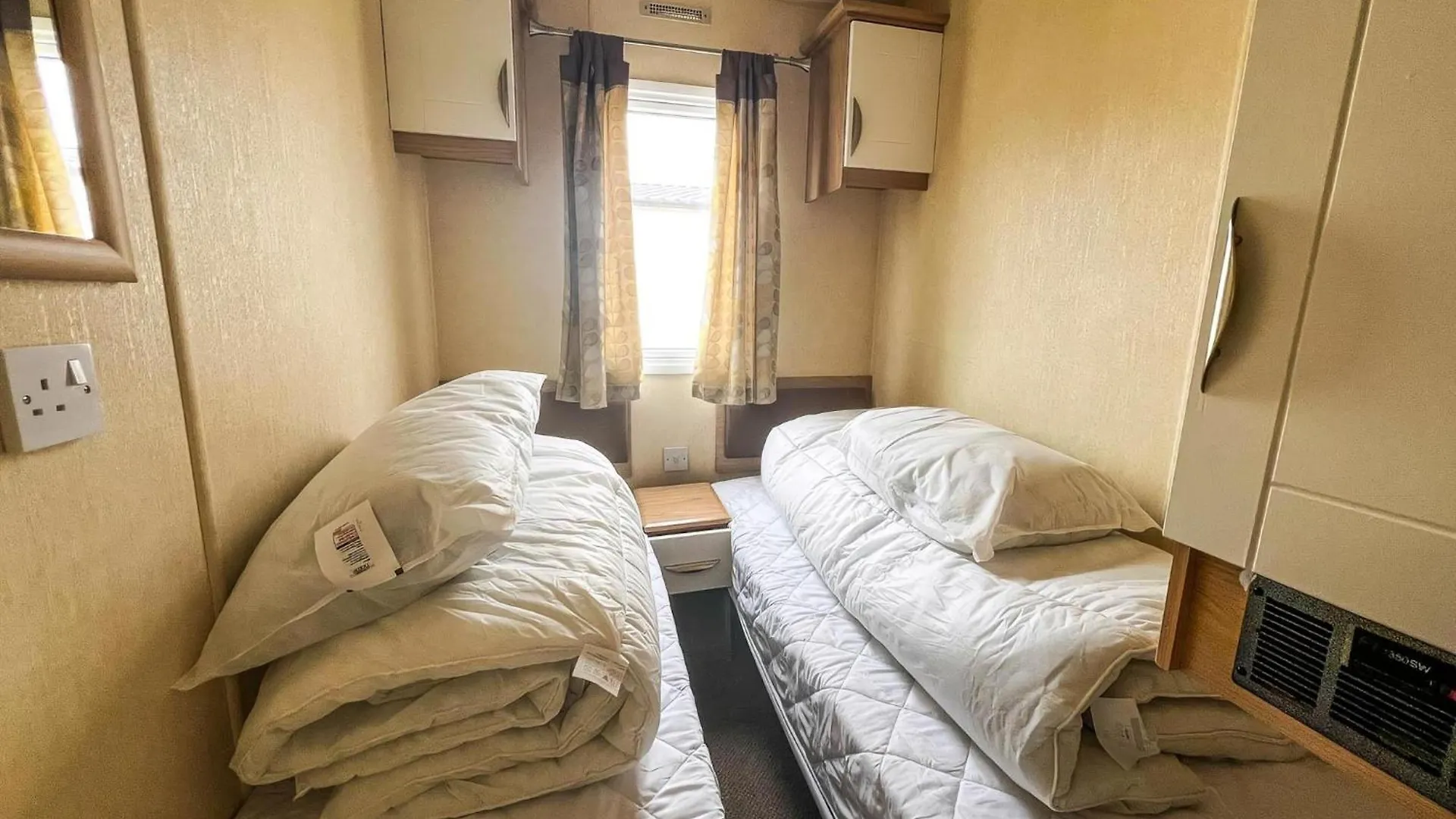 Lovely 6 Berth Caravan With Free Wifi At Sand Le Mere, Yorkshire Ref 71011C Tunstall  0*, Tunstall (East Riding of Yorkshire) المملكة المتحدة