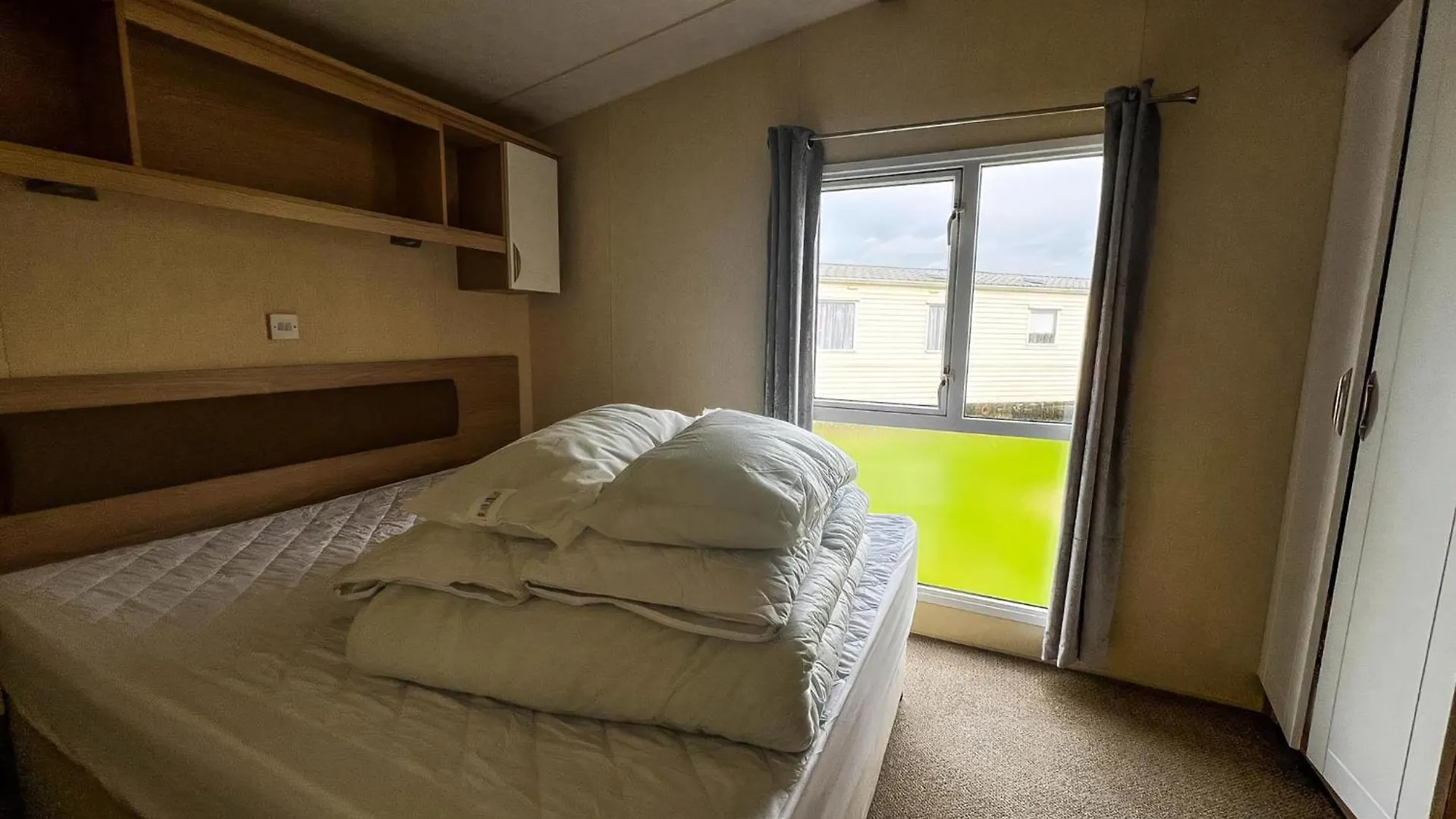 Lovely 6 Berth Caravan With Free Wifi At Sand Le Mere, Yorkshire Ref 71011C Tunstall  مكان تخييم Tunstall (East Riding of Yorkshire)